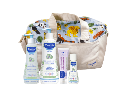 Image Mustela Vanity mes premiers produits version Jungle Le vanity mes 1ers produits est composé d'un sac à langer, d'un tapis à langer + Gel lavant doux 500ml + Eau nettoyante sans rinçage 300ml + Hydra bébé lait corps 50ml + Crème change 1 2 3 50ml